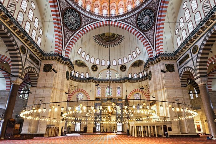 Most İmportant Things to Consider While Choosing Mosque Chandelier